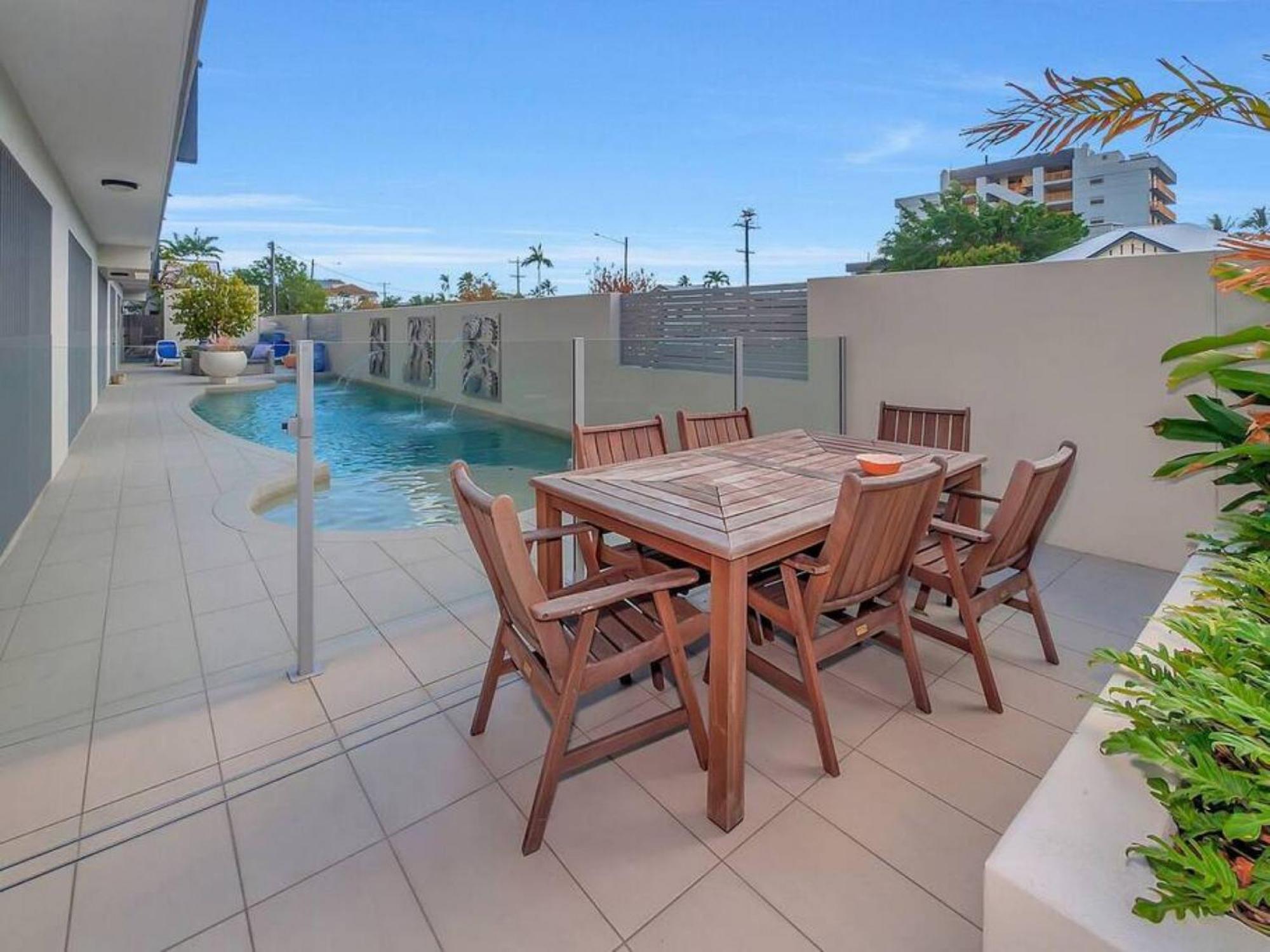 Cairns North 4-Bed With Outdoor Dining & Pool Apartment Exterior photo