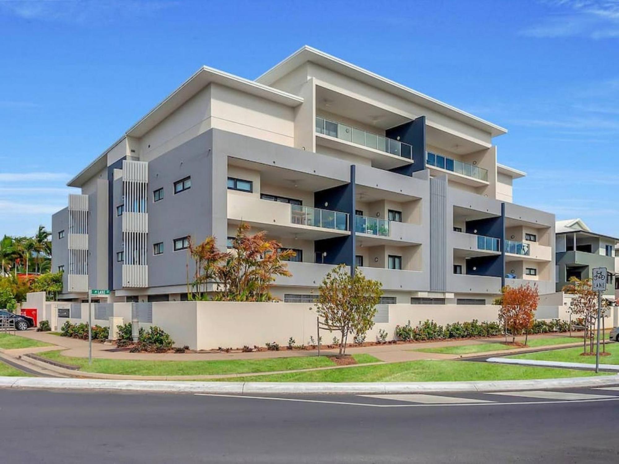 Cairns North 4-Bed With Outdoor Dining & Pool Apartment Exterior photo